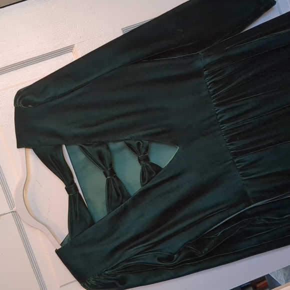 Vintage Dresses & Skirts - Vintage Lanz of Salzburg Green Velvet Long Sleeve Midi Dress Cut Outs 10